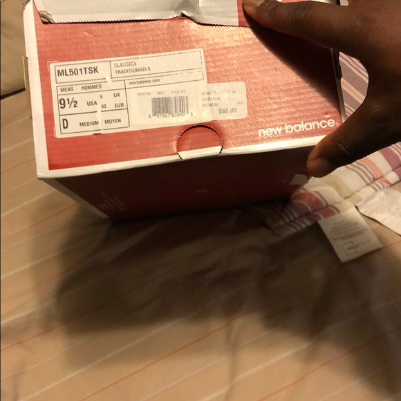 New Balance sneakers comes with box - Picture 4 of 5